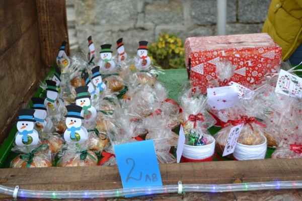 Кметът на Казанлък посети Коледния базар на розовци