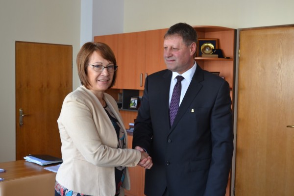 Най-дългогодишният общински съветник поема финансите на общината