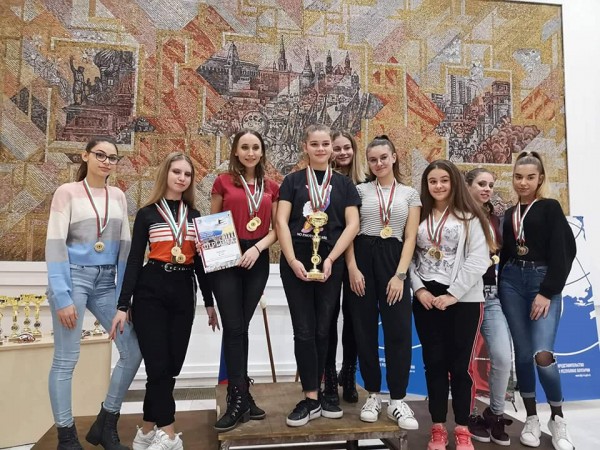 Момичетата на “Дива Денс“ разбиха конкуренцията с 54 златни медала