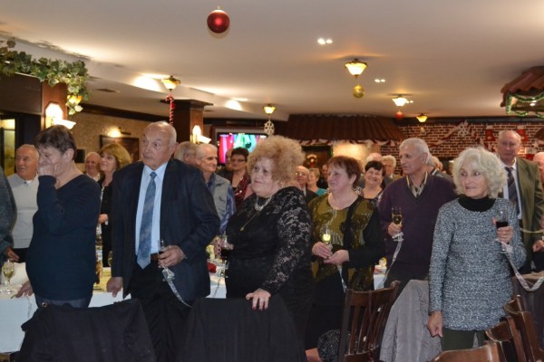 86 Златни двойки подновиха брачната си клетва в Казанлък