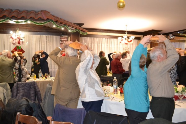 86 Златни двойки подновиха брачната си клетва в Казанлък