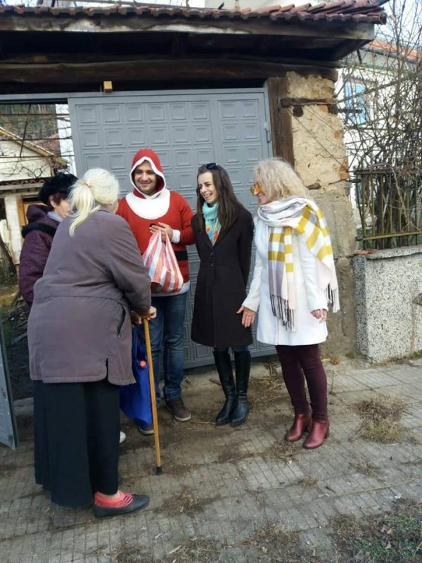 За поредна година шипкалии с благороден жест към самотните възрастни хора