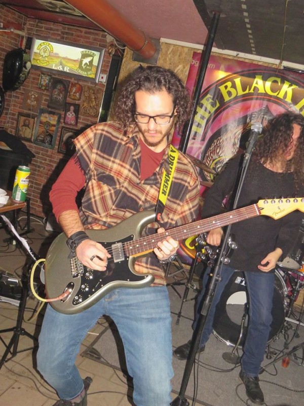 „Черните рози” стават на 22