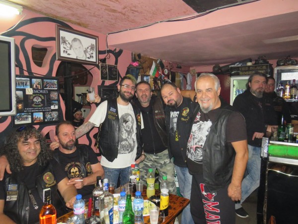 „Черните рози” стават на 22