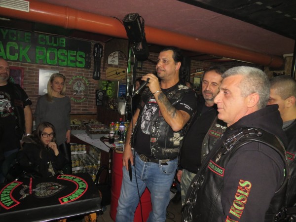 „Черните рози” стават на 22