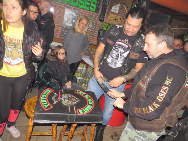 „Черните рози” стават на 22