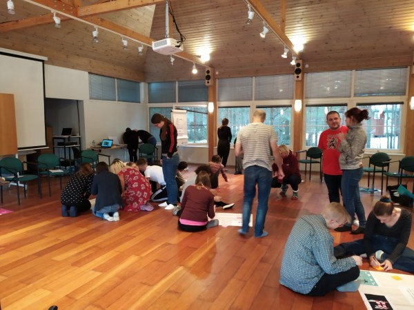 Доброволци от 12 страни се събраха в Естония