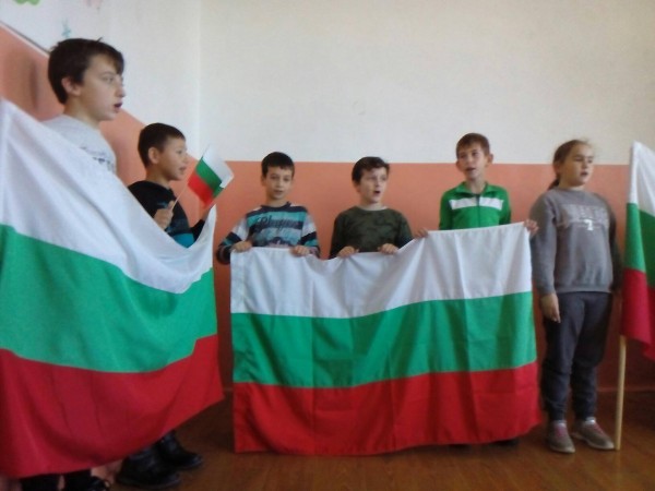 Читалището в Енина завърши годината с награди