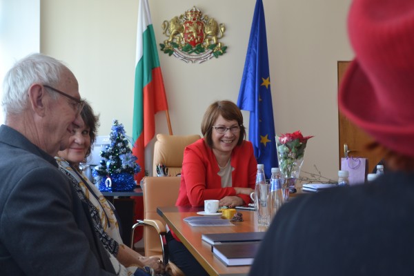 Кметът посрещна изявени казанлъчани от почетната книга