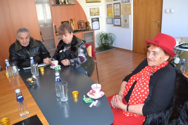 Кметът посрещна изявени казанлъчани от почетната книга