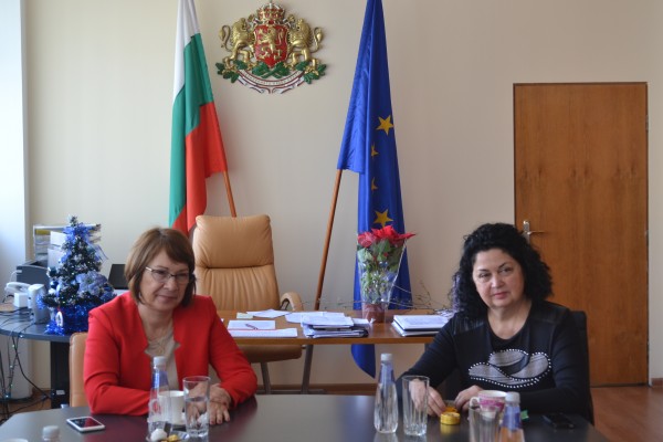 Кметът посрещна изявени казанлъчани от почетната книга