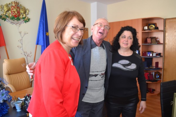 Кметът посрещна изявени казанлъчани от почетната книга