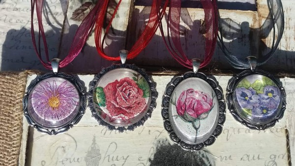 С красиви сувенири, учениците на “Акад. Петко Стайнов“ събират пари за АГ-то