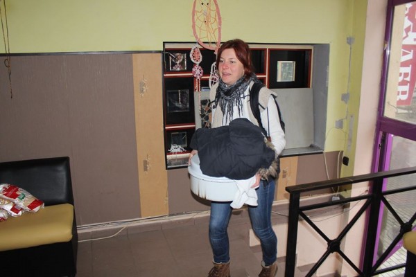 Топла супа и дрехи стоплиха хората на улицата в Казанлък