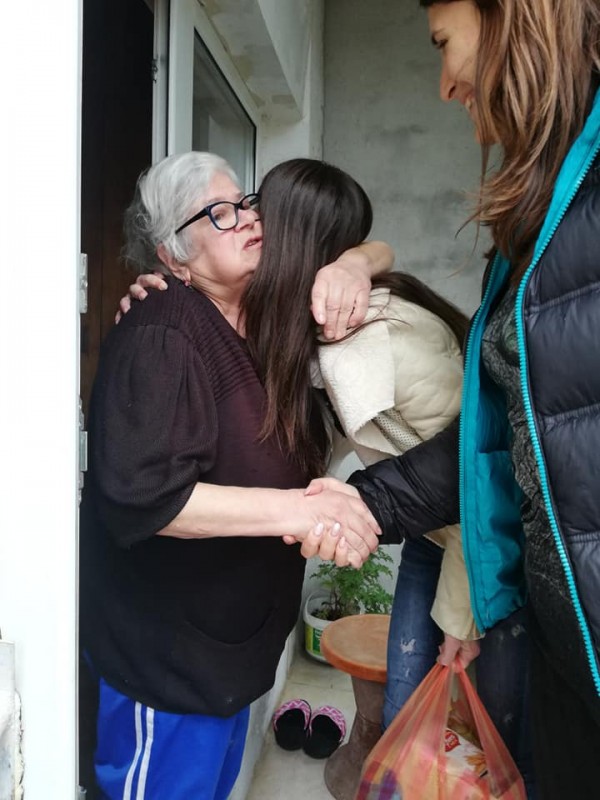 Шипченци стоплиха коледните празници на 34 социално слаби и самотно живеещи хора