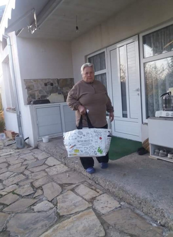 „Свят без граници“ зарадва децата на Мъглиж и Николаево с подаръци