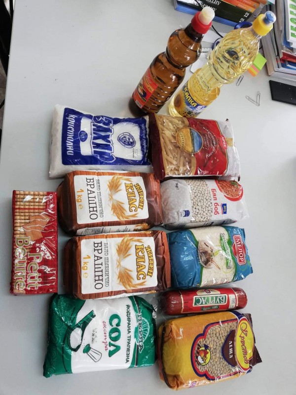 „Свят без граници“ зарадва децата на Мъглиж и Николаево с подаръци