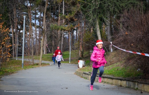 “Празнично бягане“ разчупи и зареди съботата на ентусиасти
