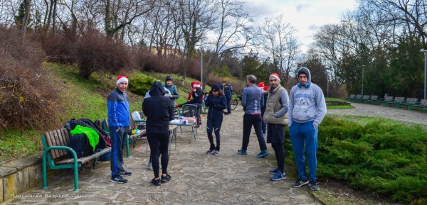 “Празнично бягане“ разчупи и зареди съботата на ентусиасти