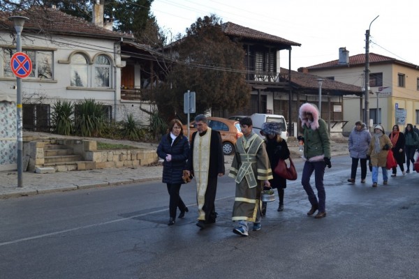 Стефан Ноев спаси кръста за казанлъчани