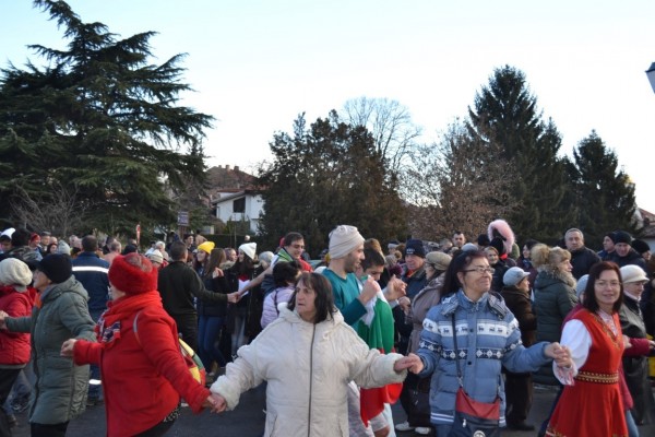 Стефан Ноев спаси кръста за казанлъчани