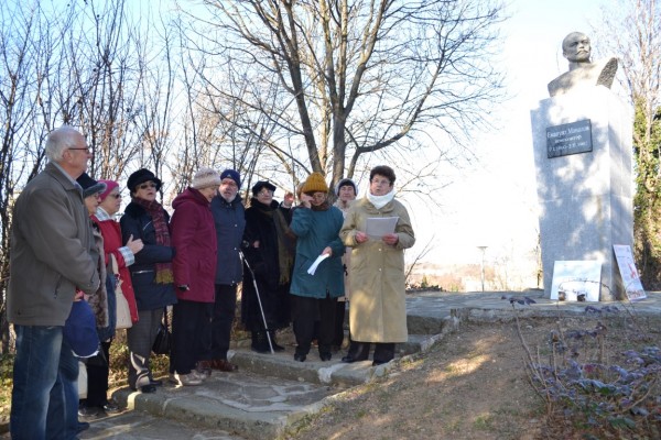 Признателност на казанлъчани към паметта на Емануил Манолов