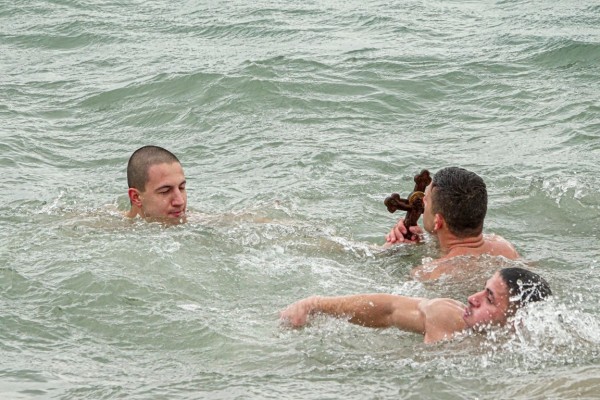 Казанлъчанинът Симеон Димитров улови кръста в Шумен