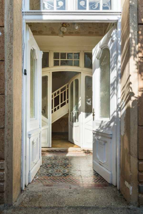 Бузлуджа и Стоян Стайновата къща се борят за архитектурни награди