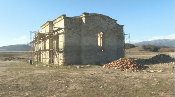 Казанлъчани спасяват Потопената църква в яз. Жребчево