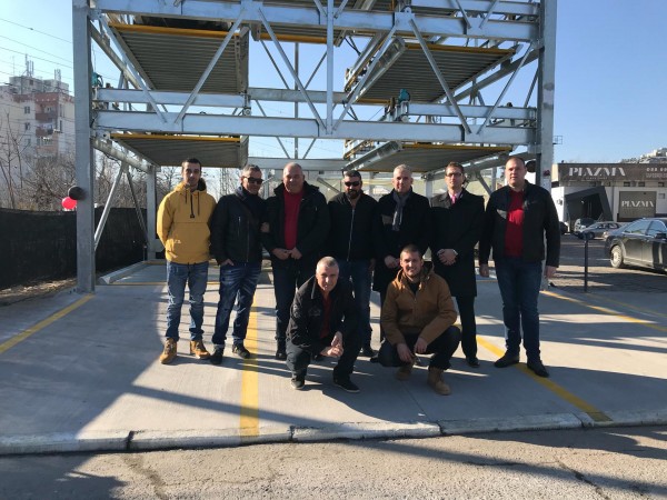 Състезател на АСК Ефко Рейсинг Казанлък създаде първата модулна паркинг кула в България