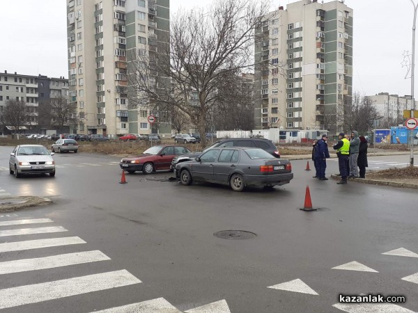 Джип не спази знак “Стоп“ и предизвика катастрофа