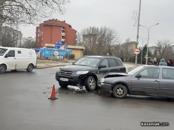 Джип не спази знак “Стоп“ и предизвика катастрофа