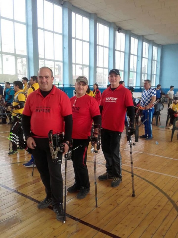 Първо състезание и първа купа за годината спечелиха “Раптор Арчери“