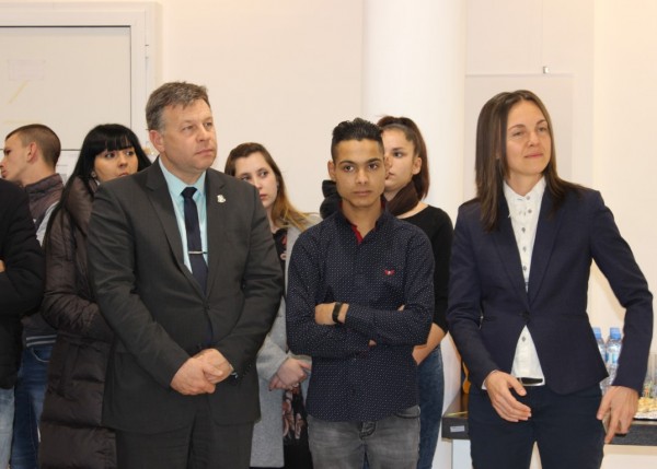 Представиха “Открий ме“. Фотографии на младежи от центровете от семеен тип