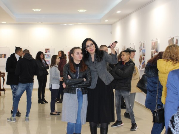 Представиха “Открий ме“. Фотографии на младежи от центровете от семеен тип