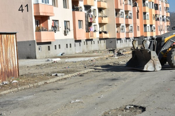 Ромите от “Кармен“ започнаха да чистят