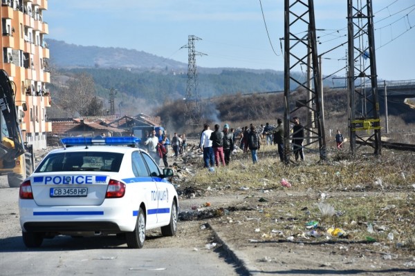 Ромите от “Кармен“ започнаха да чистят