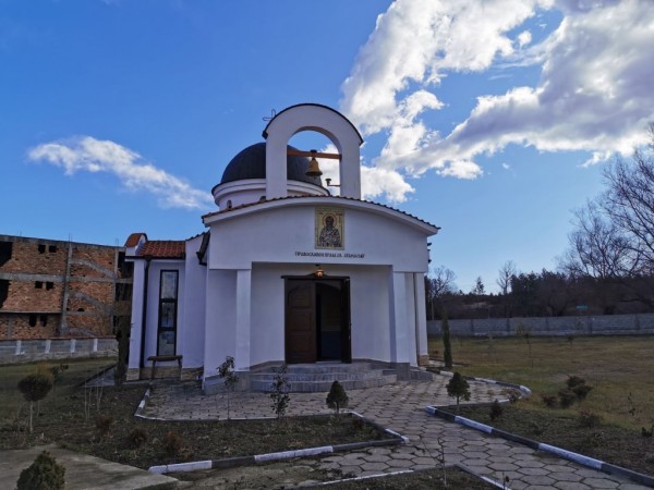 Митрополит Киприан посети Потопената църква на язовир Копринка