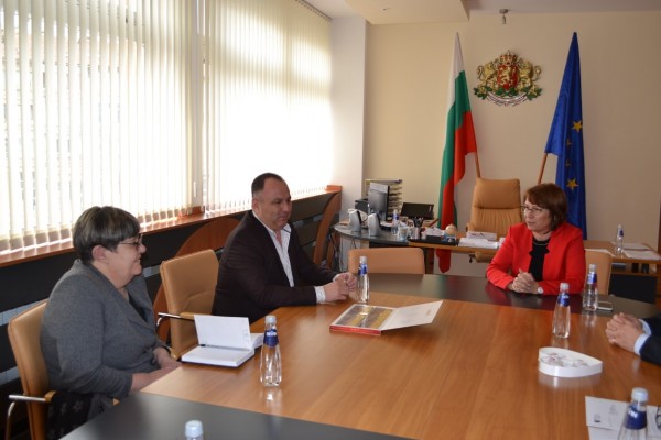 Среща между кметовете на Казанлък и Павел баня в търсене на подкрепа за казанлъшката болница