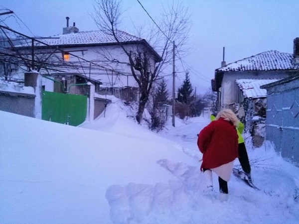 Град Шипка се възстановява след снежния капан