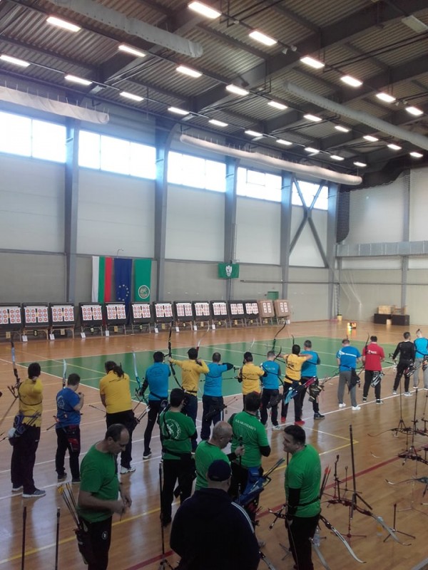 “Раптор арчери“ на върха на почетната стълбичка