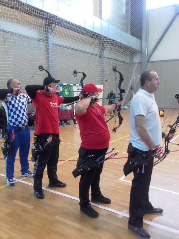 “Раптор арчери“ на върха на почетната стълбичка