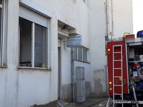 Запали се офис-сграда в Казанлък