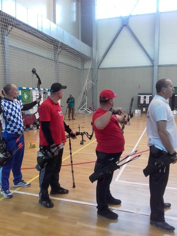 “Раптор арчери“ на върха на почетната стълбичка