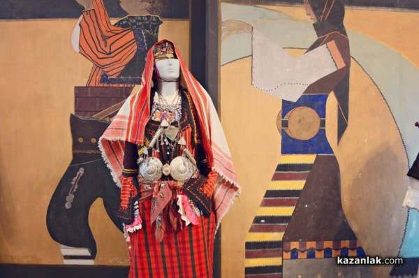 Продават за 500 хил. евро къщата със стенописите на Иван Милев