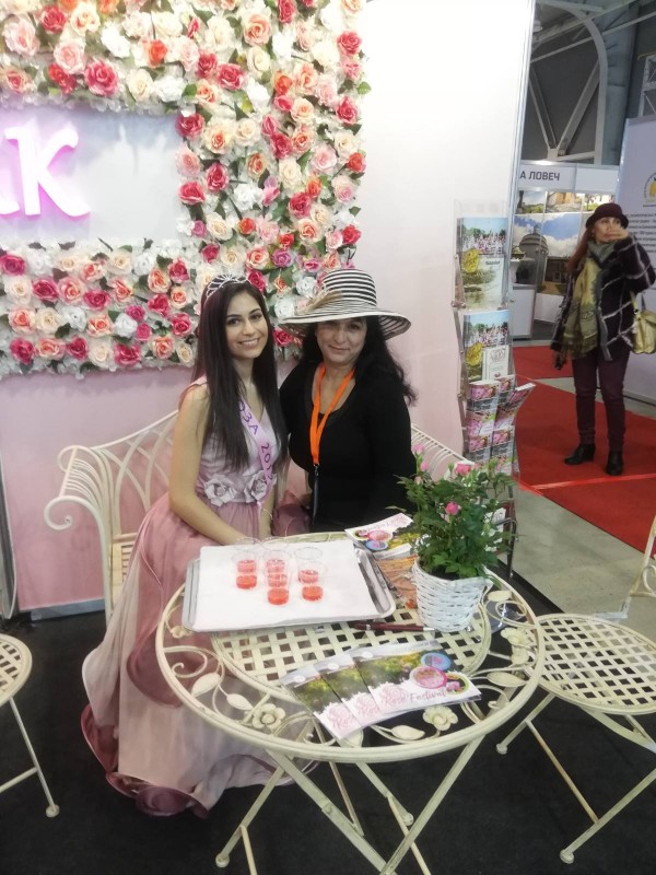 Царица Роза посреща туристите на „Ваканция и СПА Експо”