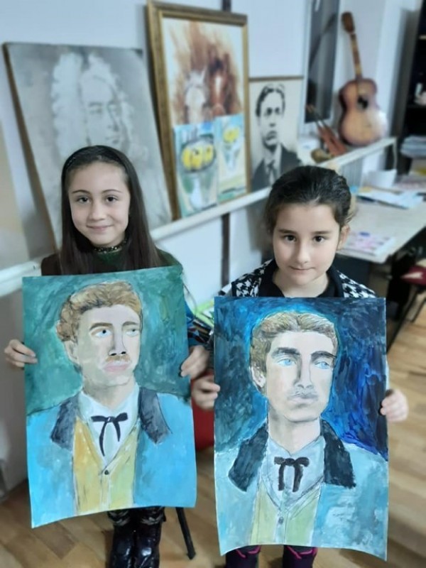 Малки художници рисуваха Апостола