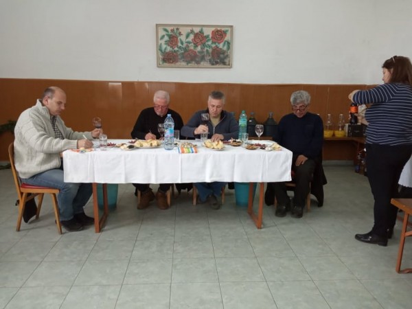 И в Ясеново зарязаха лозите с винен конкурс