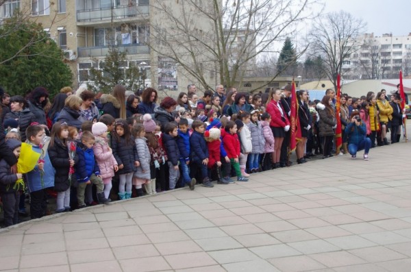 Признателни казанлъчани се поклониха пред делото на Апостола на свободата