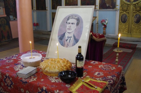 Признателни казанлъчани се поклониха пред делото на Апостола на свободата